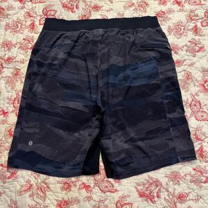 Lululemon Men's Navy and Blue Athletic Shorts
